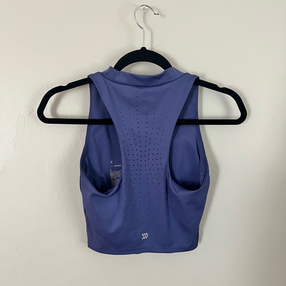 Workout top - All in Motion - Picture 2 of 3